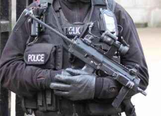 Armed Police Arrest Man with Air Rifle on Bus in Streatham – Latest Updates news-16092024-200644