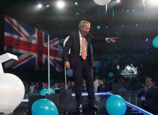 Reform UK Party Conference: Eminem, Fireworks, and Nigel Farage’s Cult – A Recap news-21092024-161035