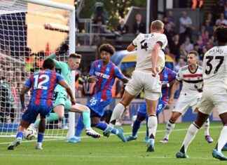 Crystal Palace Manager Oliver Glasner Criticizes Team’s Caution in Draw Against Man United news-21092024-231929