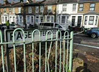 SEO Title: Teenage Victim of Woolwich Stabbing Pleads for Help: ‘I’m 15, Don’t Let Me Die’ news-23092024-134449