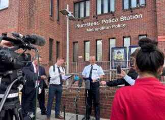 15-Year-Old Schoolboy Stabbed to Death with ‘Zombie Knife’: Murder Investigation Underway news-24092024-081632