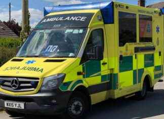 A12 Brentwood Crash: Two Hospitalized in Early Morning Accident news-24092024-143139