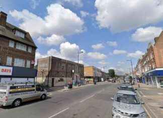 Traffic Alert: Major Road Closed in Welling – LIVE Updates news-25092024-155138