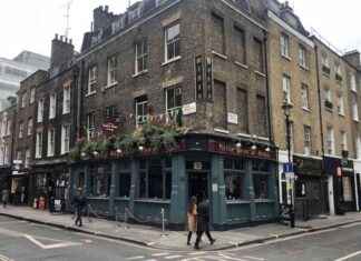 Sadiq Khan Urged to Expand Control Over Soho by Local Property Leader news-26092024-182733