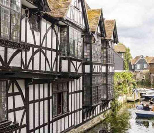 Best Autumn Getaway: Town Named One of the Top Destinations news-27092024-132008