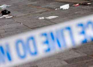 Smoke Pouring from Manhole Cover Forces Road Closure and Bus Diversions news-27092024-155735