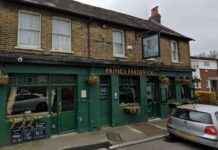 Save The Bromley Pub: Locals Rally Against Closure news-27092024-201232