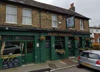 Save The Bromley Pub: Locals Rally Against Closure news-27092024-201232