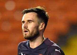 New Title: Carl Jenkinson Joins Bromley FC – Latest Transfer News news-28092024-160109
