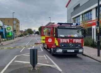 Gas Leak Evacuation: Car Collision with Roadworks Prompts Emergency Response for 300 Residents news-30092024-140322