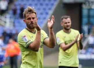 Charlton Goalscorer Reacts to 3-2 Loss at Bristol Rovers news-03102024-010341