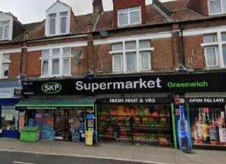 Greenwich Supermarket Fined £3,000 for Selling Vapes to Under-Aged Youth news-09102024-164717