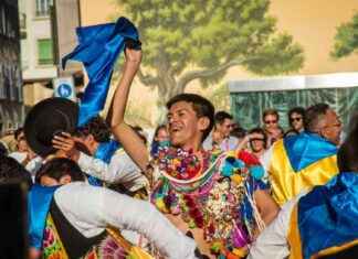 Tiziano Cruz Performance at Battersea Arts Centre: A Soliloquy to Remember news-10102024-165835