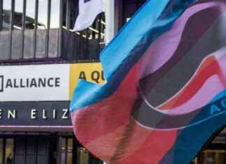 Protesters Release Live Insects at LGB Alliance Conference news-11102024-224340