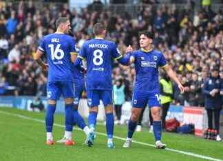AFC Wimbledon Dominates Carlisle 4-0: Stevens’ Hat-Trick and Tilley’s Left Foot Shine news-12102024-233234