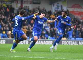 AFC Wimbledon’s Johnnie Jackson Delays Plough Lane Entry with 4-0 Win against Carlisle news-13102024-053348
