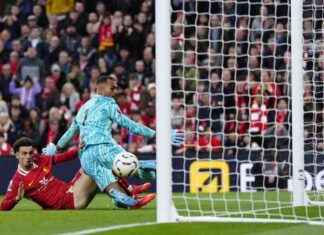 Chelsea Boss Admits Defeat to Liverpool: Insights and Analysis news-21102024-225050