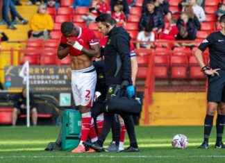Charlton Athletic Manager Updates on Kayne Ramsay Injury: Not Positive News news-24102024-173601