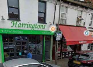 End of an Era: Iconic South London Pie Shop Closes After 116 Years news-27102024-224051