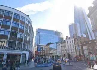 Fatal Accident: Man Dies in Fall on Busy Road news-30102024-002600