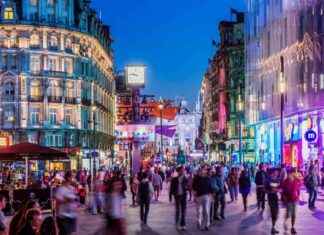 Top Hollywood Actors in West End Theatre Shows: Brie Larson, Brian Cox, and More news-03112024-090919