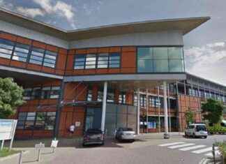 Woman Accused of Causing £7k Damage at Bromley Hospital: Court Update news-05112024-113426