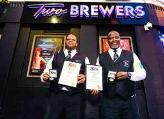 Pub Security Guards Honored for Bravery in Homophobic Knife Attack news-09112024-042045