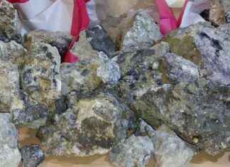 Arrested: Two Men Suspected of Stealing Rare Peak District Mineral news-15112024-063428