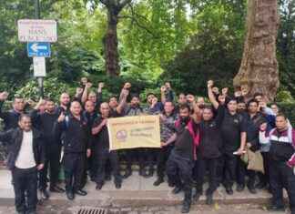 Harrods Workers Vote to Strike Over Christmas: Demanding Fair Treatment harrods-workers-vote-to-strike-over-christmas-demanding-fair-treatment