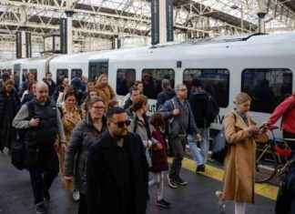 Train delays on Thameslink, Gatwick Express, and Elizabeth line due to fault train-delays-on-thameslink-gatwick-express-and-elizabeth-line-due-to-fault