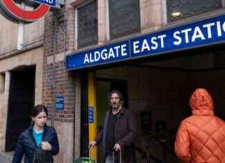 Tube Station Relocation: 900 Men Move Station a Few Feet for Renovation tube-station-relocation-900-men-move-station-a-few-feet-for-renovation