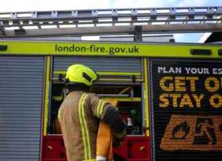 Firefighters Respond to Late Night Garden Shed Fire: What Happened and How It Was Handled firefighters-respond-to-late-night-garden-shed-fire-what-happened-and-how-t-was-handled