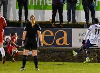 Welling United suffers home loss against Hampton & Richmond Borough welling-united-suffers-home-loss-against-hampton-richmond-borough