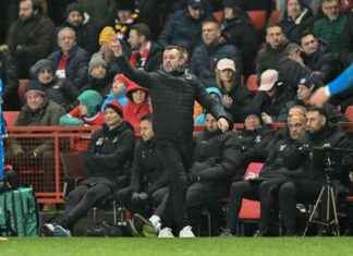 Charlton Boss Discusses Leyton Orient Red Card in Birmingham Defeat charlton-boss-discusses-leyton-orient-red-card-in-birmingham-defeat