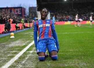 Oliver Glasner Defends Romain Esse After Celebration – Crystal Palace Debut in Brentford Defeat oliver-glasner-defends-romain-esse-after-celebration-crystal-palace-debut-in-brentford-defeat