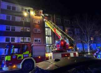 Royal Oak Block of Flats Illuminated by Candle Lights royal-oak-block-of-flats-lluminated-by-candle-lights