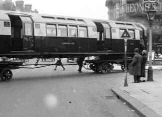 Vintage Photo: Tube Train on London Streets vintage-photo-tube-train-on-london-streets