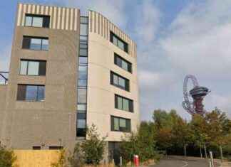 15-year-old Boy Stabbed in Leg at School, Hospitalized 15-year-old-boy-stabbed-in-leg-at-school-hospitalized