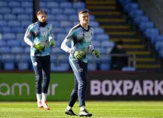 Millwall keeper Liam Roberts issues statement over Palace red card millwall-keeper-liam-roberts-issues-statement-over-palace-red-card