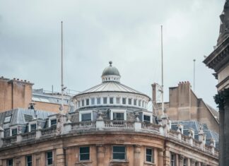 The Royal London Hospital: Discover Its Life-Saving Secrets Today