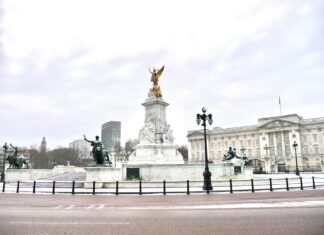 Park Plaza Victoria London: Discover Luxury Stays Near Iconic Sights