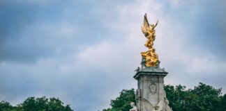 Sheraton Grand London Park Lane: Why Stay At This Iconic Hotel?