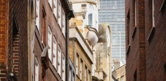 Lane 7 London Victoria: Discover The Ultimate Hidden Entertainment Spot!