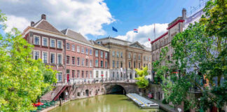 Utrecht’s Glow: News, Sports, and Career Paths Utrecht, Utrecht Nieuws, Utrechts Sportnieuws, Roemeens Voetbalelftal, Nederlands Elftal, Ajax Utrecht, FC Utrecht, Opstellingen, Gemeente Utrecht Vacatures